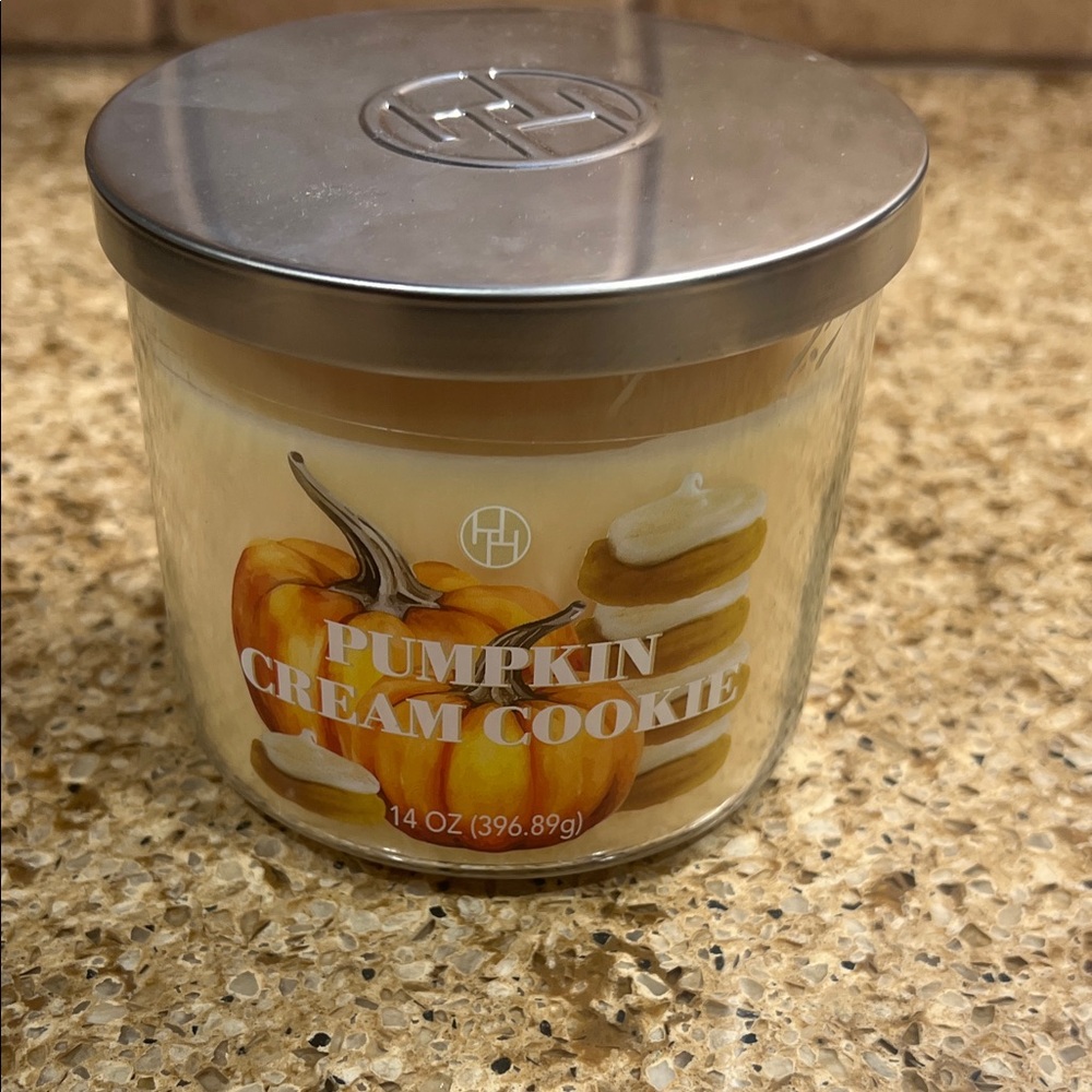 Huntington Home Pumpkin Cream Cookie Candle with Silver Lid